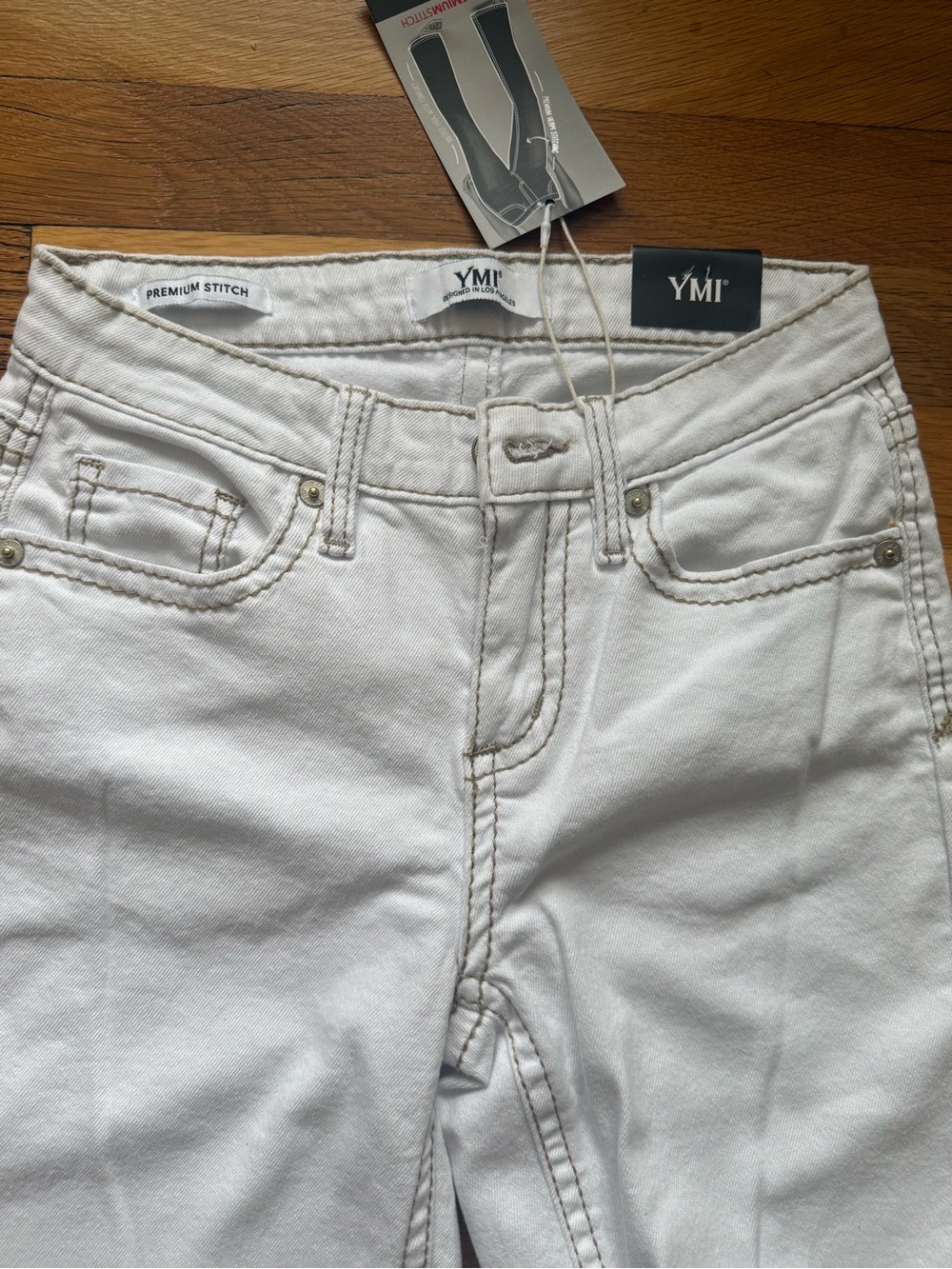 YMI High Mid Rise size 3 White Jeans with Contrast Topstitching
